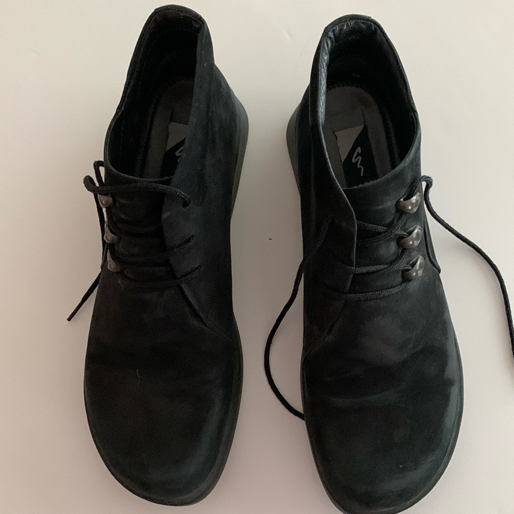 Women’s Size 10/41 Lace Up Black Ankle Boots